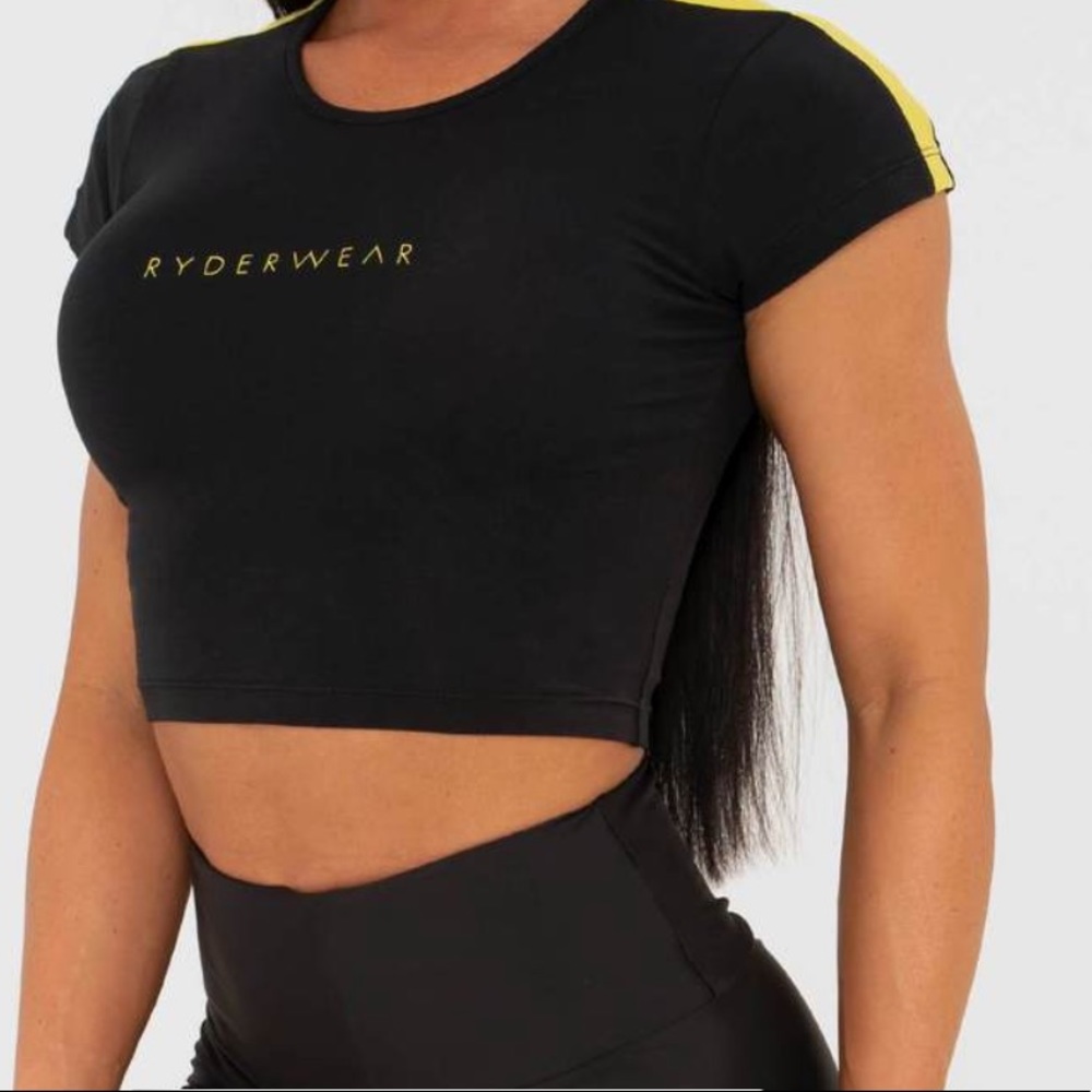 Black cropped sweater by Ryderwear